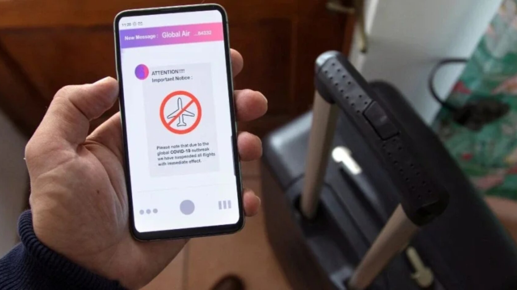 Airline self-service portal sending disruption notifications to passengers