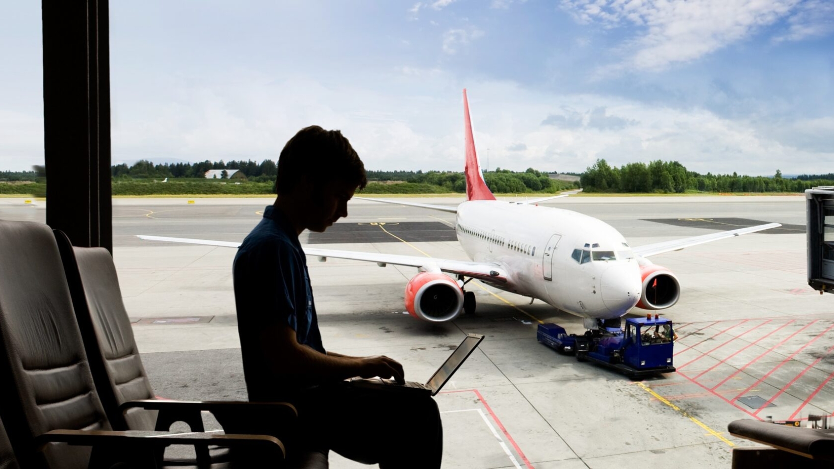 Passengers facing difficulties at airport self-service portal due to system issues