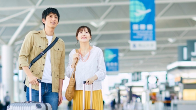 Passengers are using disruption management dashboards and AI tools to handle flight delays.
